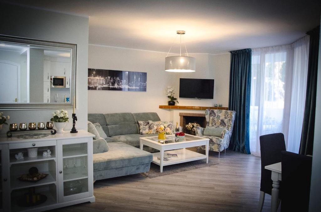 Calahonda Apartment | LUXURY 2-bed apartment with big terrace in aparthotel with outdoor pools in CALAHONDA