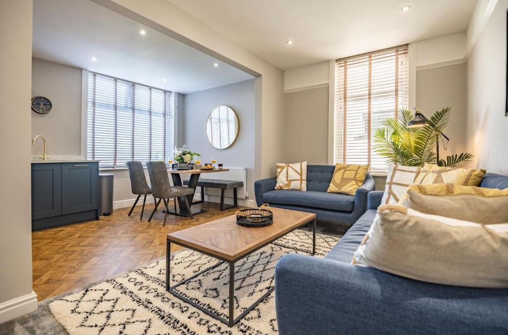 Rhos on Sea Apartment | luxury 2 bed apartment, sea view, near the beach.