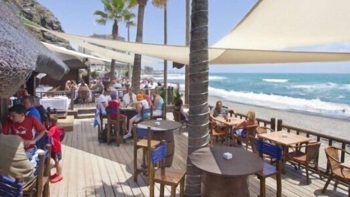 Torrequebrada Apartment | Luxury 2 Bedroom 2 Bath, 50m Beach Benalmadena Costa Sat TV & FREE WIFI