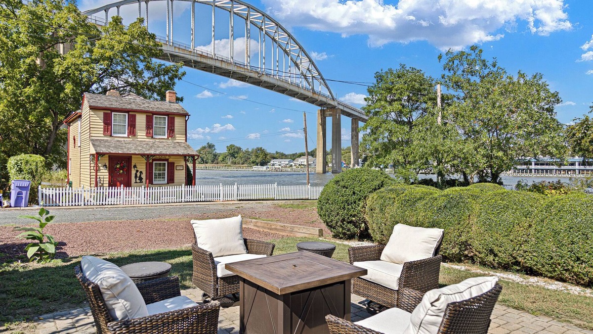 Chesapeake City House | Luxury 2-bedroom house with Water views, Chesapeake City