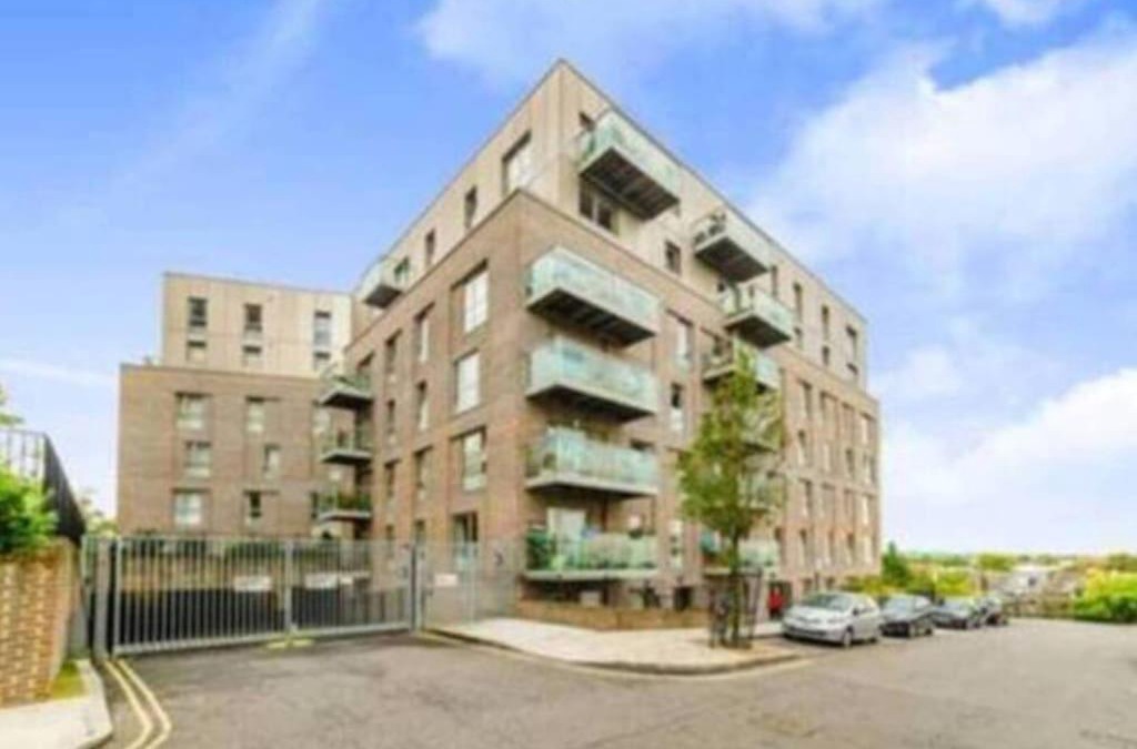 Woodberry Down Apartment | Luxury 2 bedroom apartment in Central London with free Parking