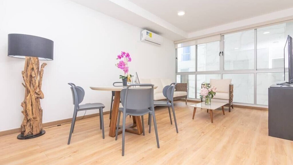 Marbella Condo | Luxury 2 bedroom apt free parking