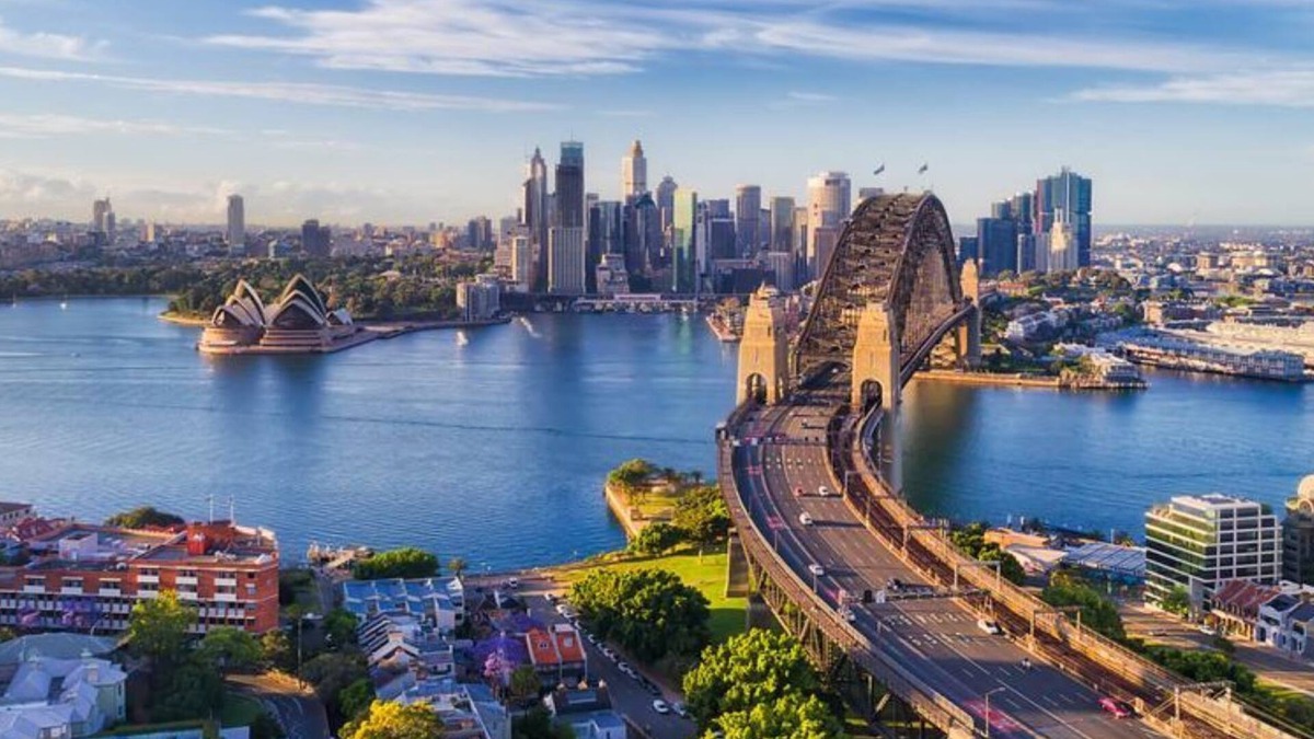 North Sydney Apartment | Luxury 2 Bedroom Balcony Harbour View Suite