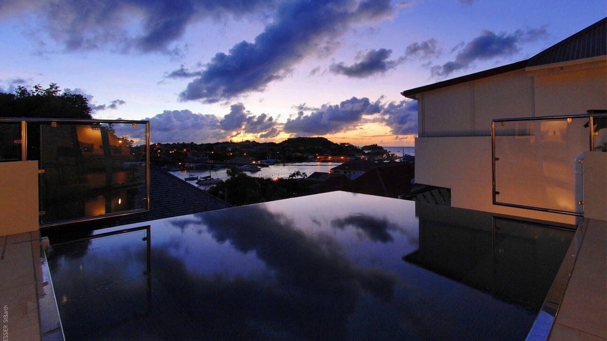 Lurin Apartment | Luxury 2 bedroom situated in Gustavia just a short walk to shops and restaurants