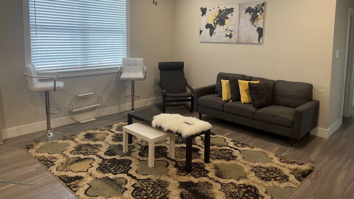 Spring Branch West Apartment | Luxury 2 bedroom unit centrally located in town