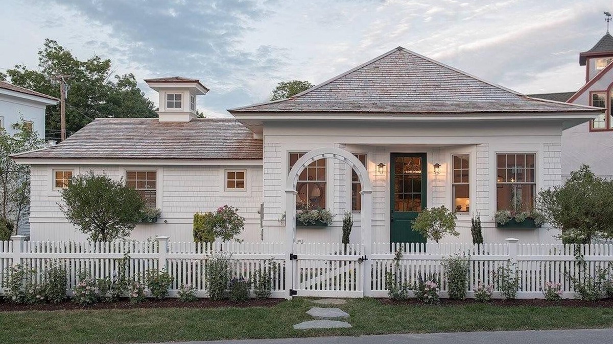 Cape Porpoise House | Luxury 2 Bedroom, 2.5 Bathroom minutes from Dock Square/Goose Rocks Beach.
