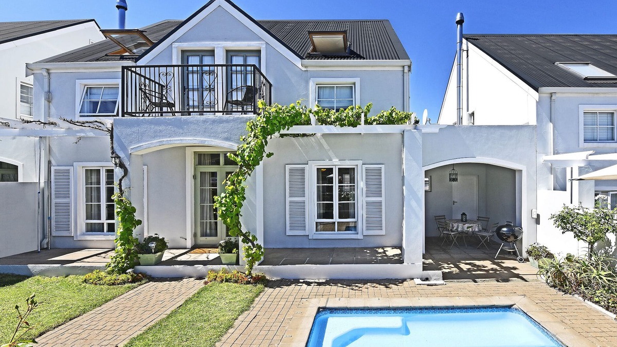 Franschhoek House | Luxury 2 bedroomed home in the heart of the picturesque town of Franschhoek