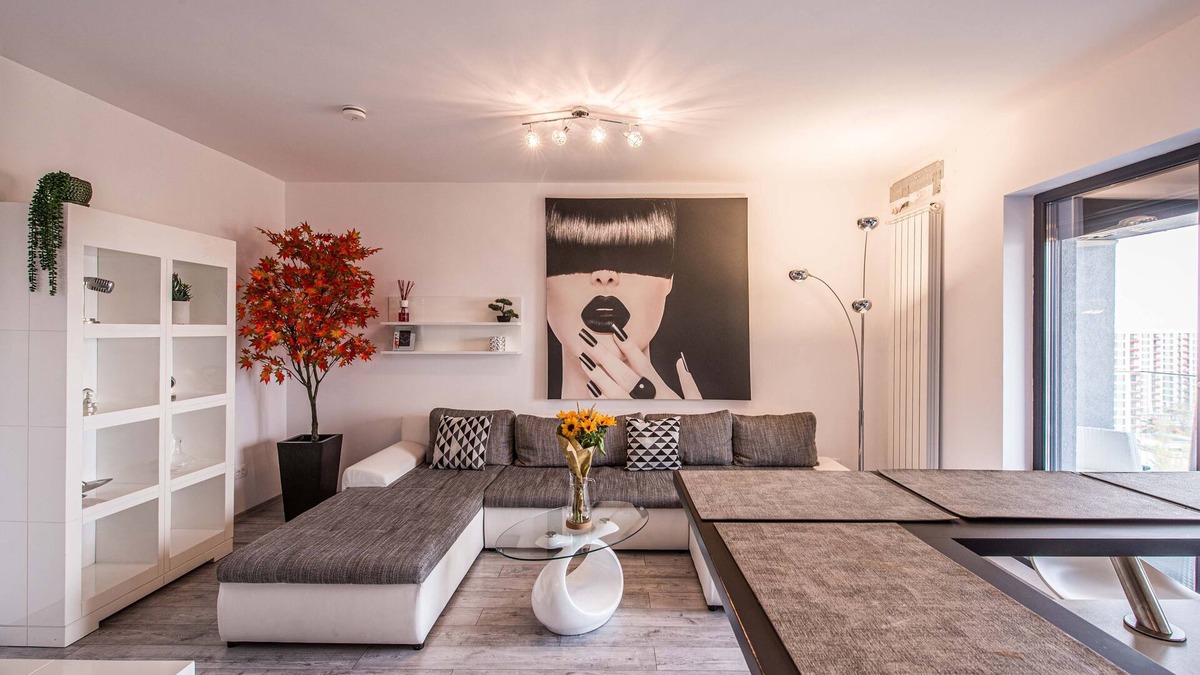 Militari Apartment | Luxury 2-Room Penthouse Plaza Residence, central in town, close to Plaza Mall