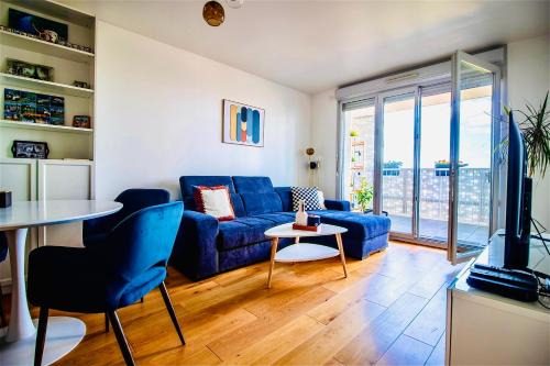 Puteaux Apartment | Luxury 2 rooms Apartment with balcony