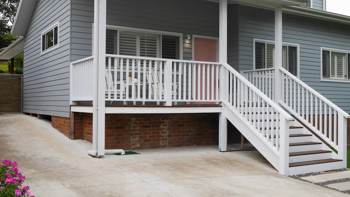 Caringbah South House | Luxury 2 story home in Yowie Bay. Close to Sydney CBD & Cronulla Beach