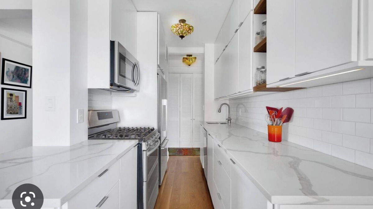 Upper East Side Condo | Luxury 24 hour doorman building in the heart of the UES❤️