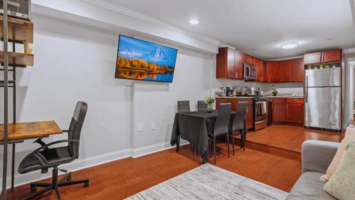 Southwark Apartment | Luxury 2BD | 2 Beds | Queens Village