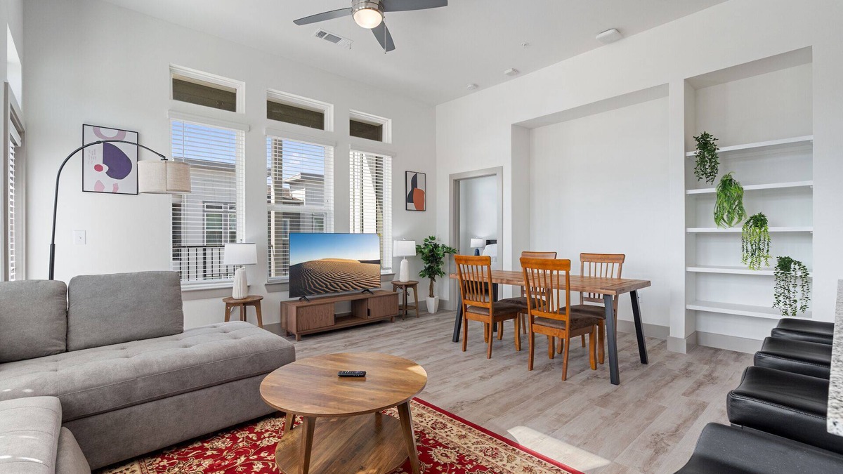 Stony Ridge North Apartment | Luxury 2BD/2BA Next to Airport 0838