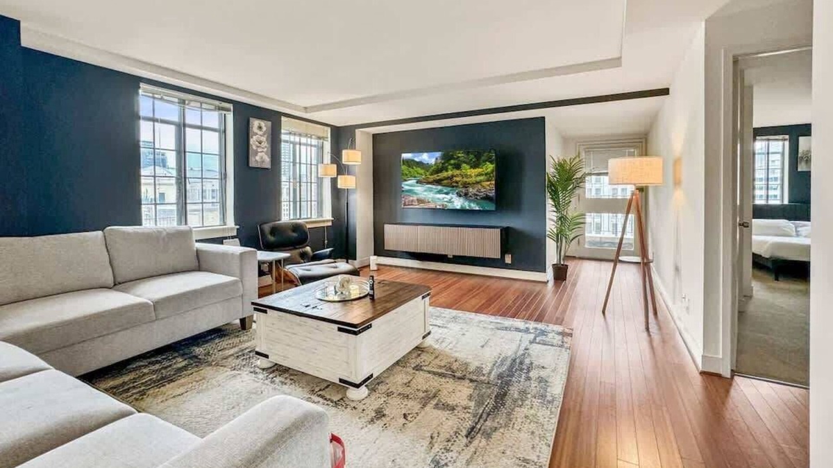 Center City Apartment | Luxury 2BD | Center City | 6 Beds | By JFK plaza