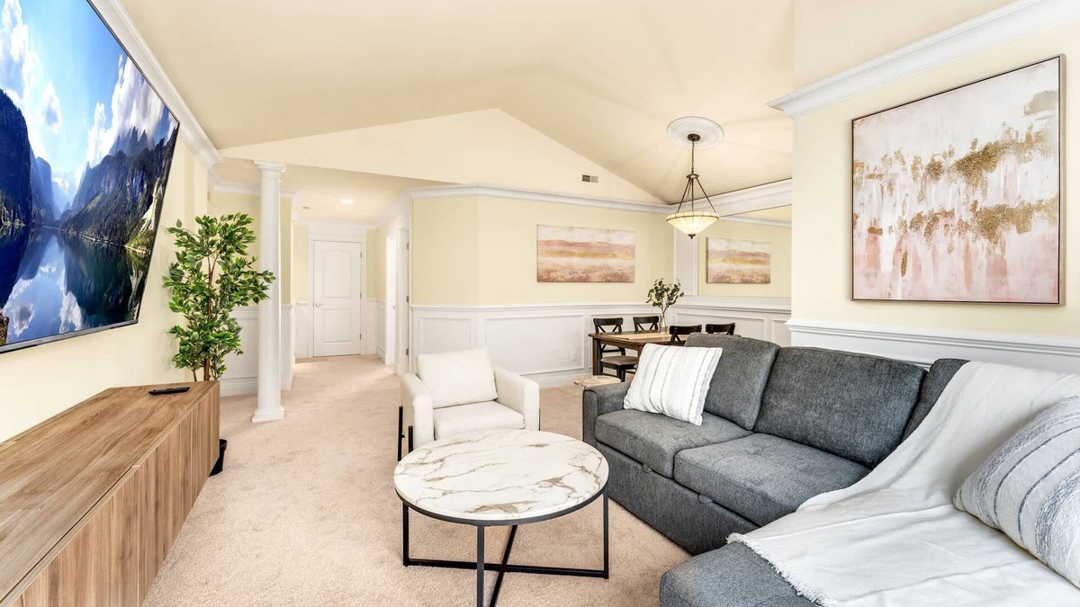 Novi Apartment | Luxury 2BD | DT Novi | 2 Beds | Free Parking