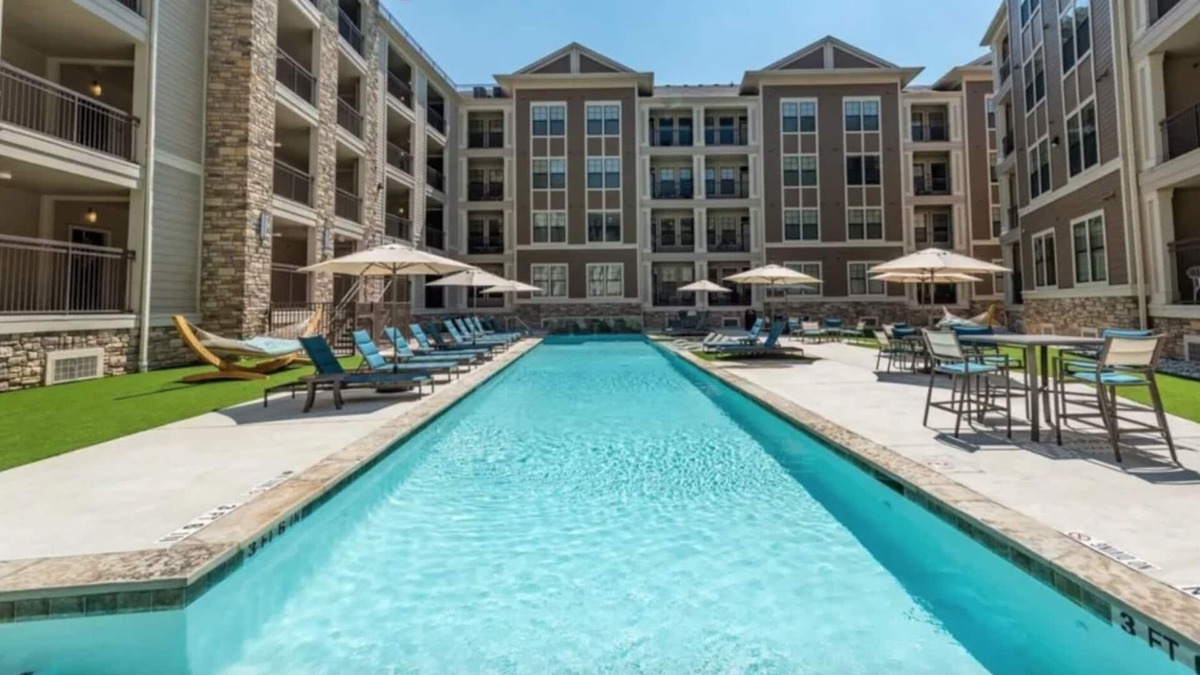 Lazybrook/Timbergrove Apartment | Luxury 2Bed2Bath Apt in the Heart of Houston Heights! Slps5. Pool🏊‍♀️👙🏋️‍♂️☕️🍗✍️🚲🛒🐕📺🦽🌃🎉📬🔐