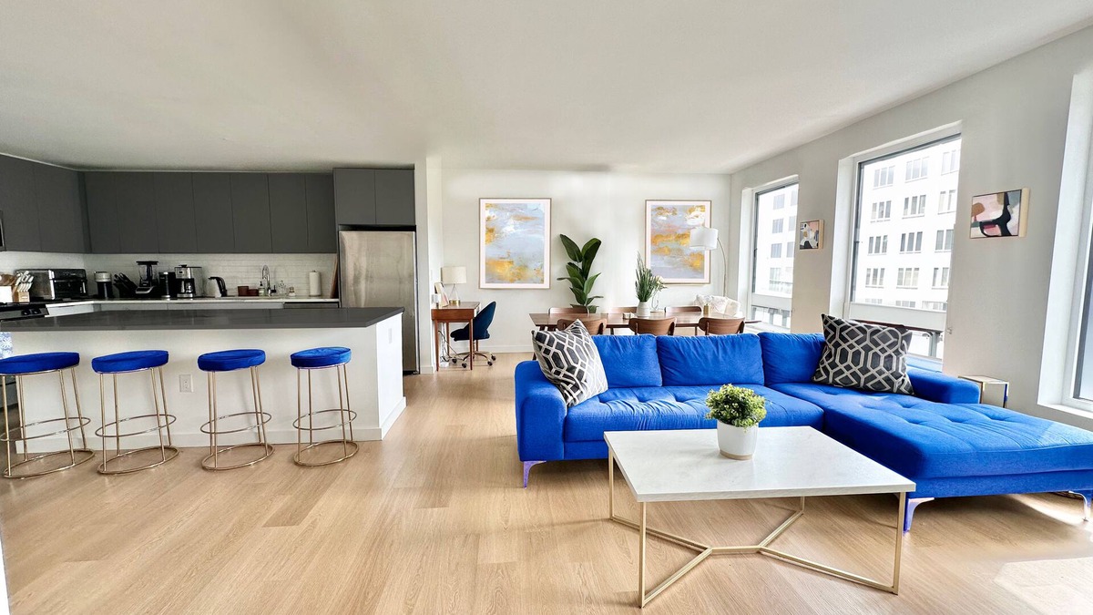 Hoboken Apartment | Luxury 2BR-2BA - 15 Minutes to NYC - Elevator - Rooftop - Gym - Lounge - Laundry