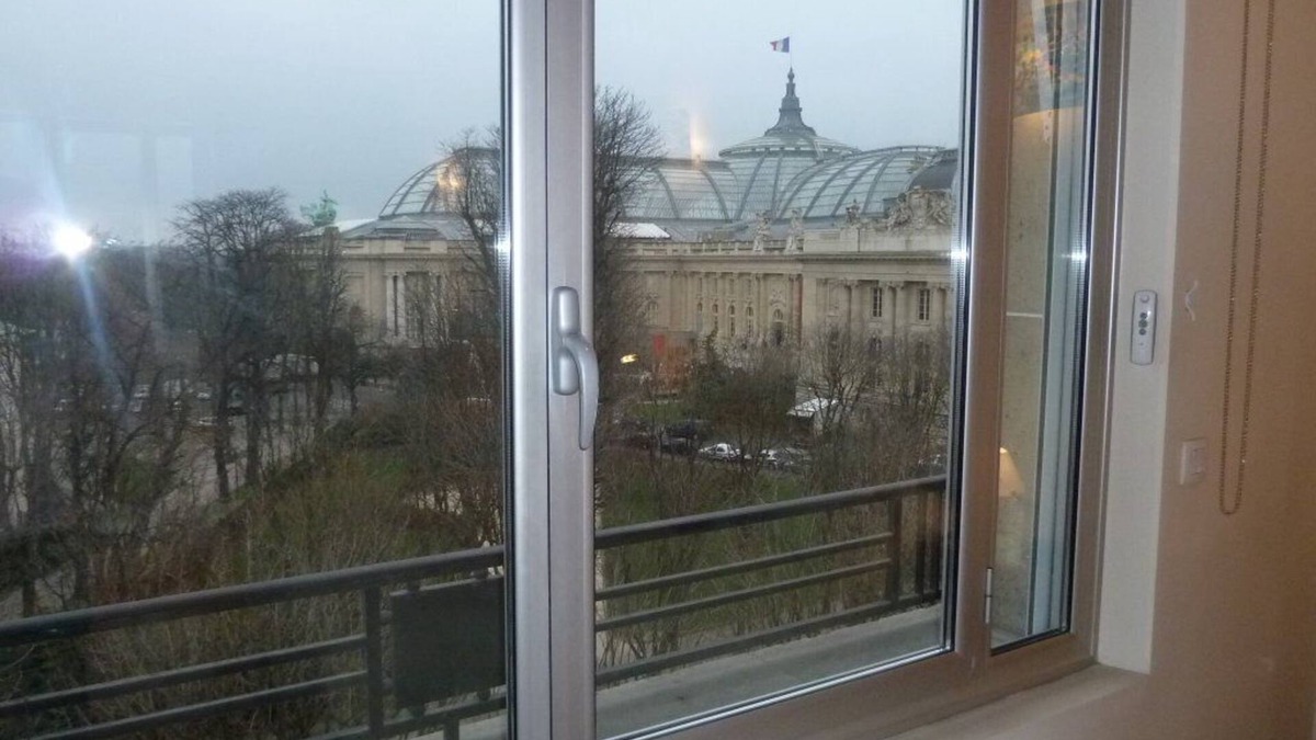 Champs-Elysees Apartment | Luxury 2BR/2BA/Champs-Élysées/Montaigne/Superb Views/Central Air/MOBILITY RENTAL