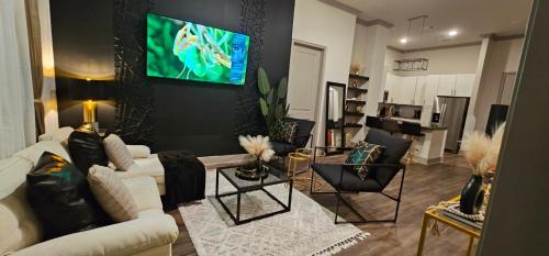 Lindbergh Apartment | Luxury 2br Apartment (Buckhead)
