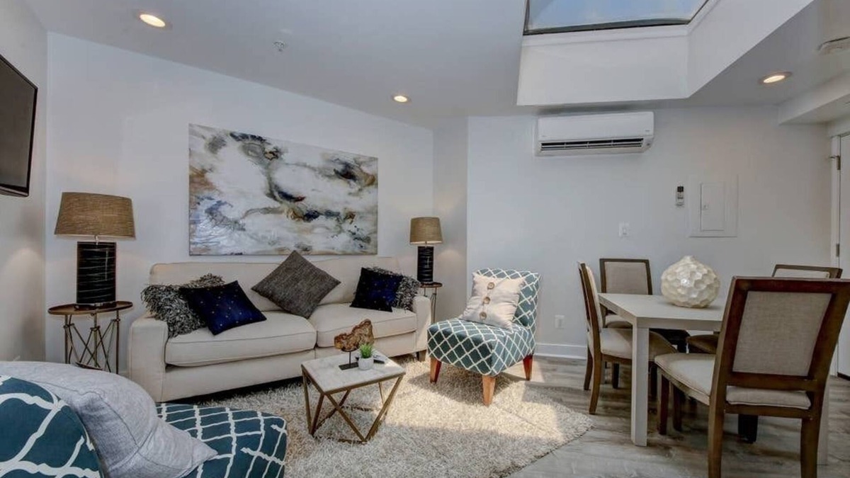 Dupont Circle Bed & Breakfast | Luxury 2BR apartment Suite 7 in Dupont/Kalorama