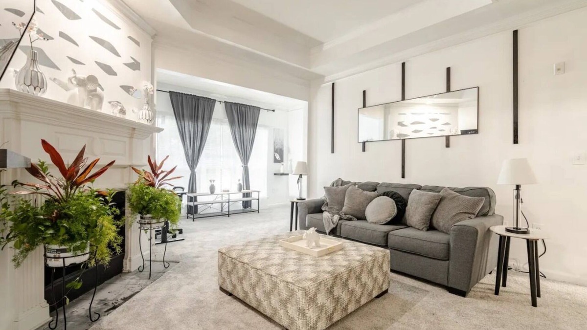 Lindridge-Martin Manor Apartment | Luxury - 2BR - Buckhead Retreat - Free Parkingnnn