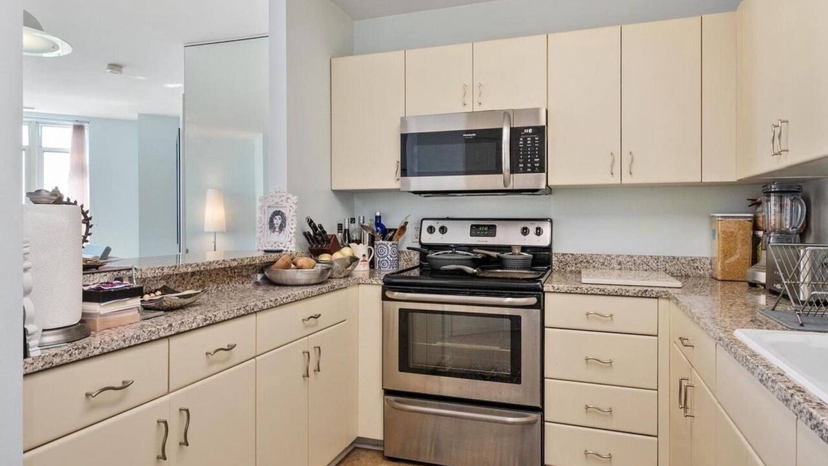 Inner Harbor Apartment | Luxury 2BR Condo w/Stunning Water Views!