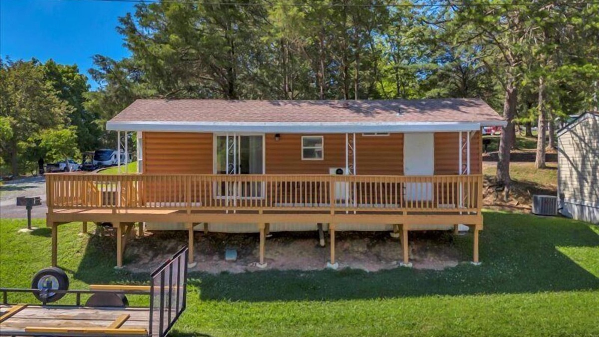 Pigeon Forge Cottage | Luxury 2BR Cottage with Mountain Views