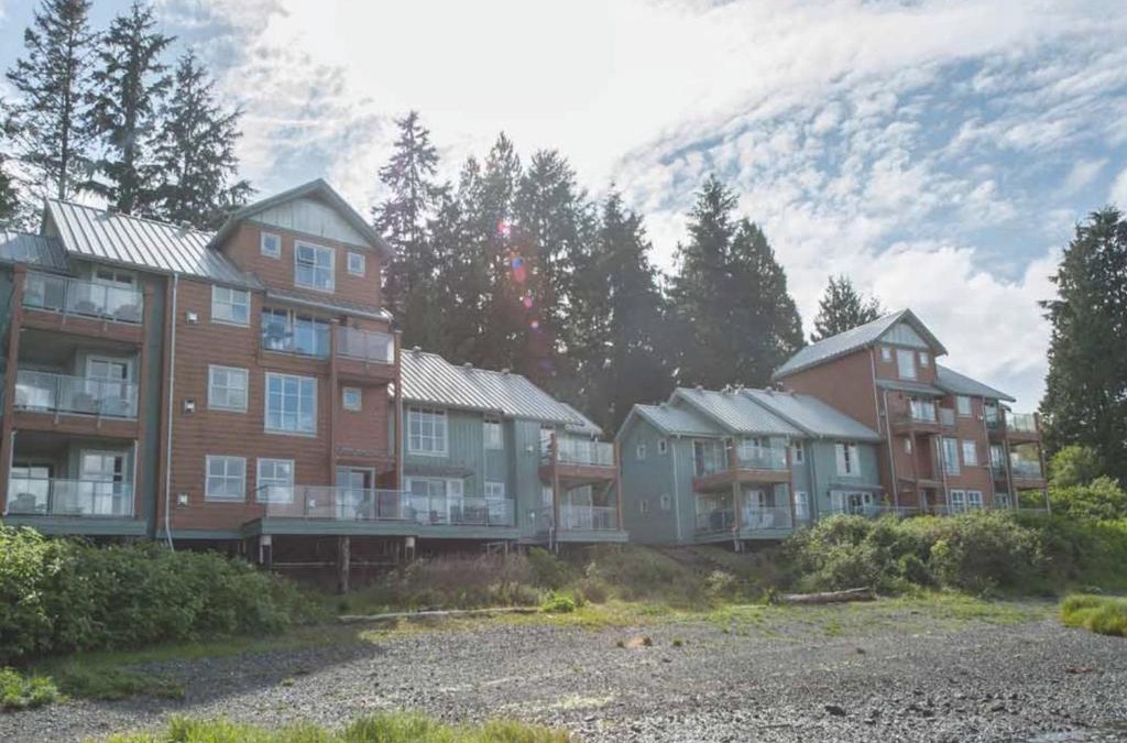 Tofino Apartment | Luxury 2BR Oceanfront Condo by OnlyBC 201