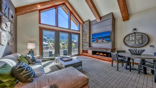 Lakeside Park Apartment | Luxury 2Br Residence Steps From Heavenly Village & Gondola Condo