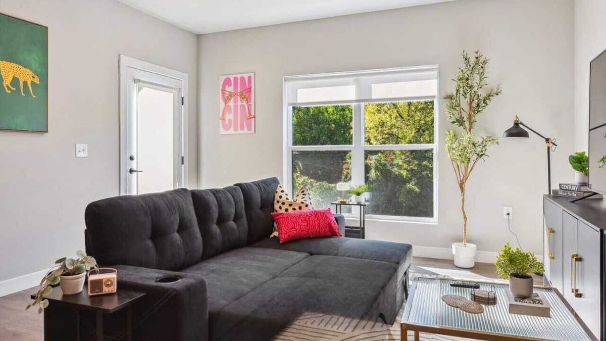 Olde Towne East Apartment | Luxury 2BR w/Rooftop, Gym & King Beds – Columbus