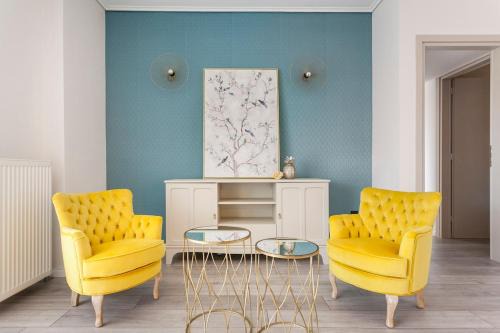 Glyfada Apartment | Luxury 3-BD condo with 80sqm balcony in Glifada