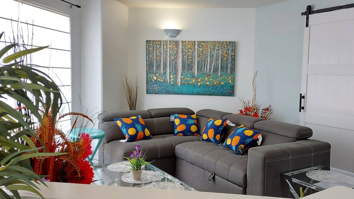 Grande Prairie House | "✨Luxury 3 Bed 2 Bath - All-Inclusive Furnished Retreat✨"