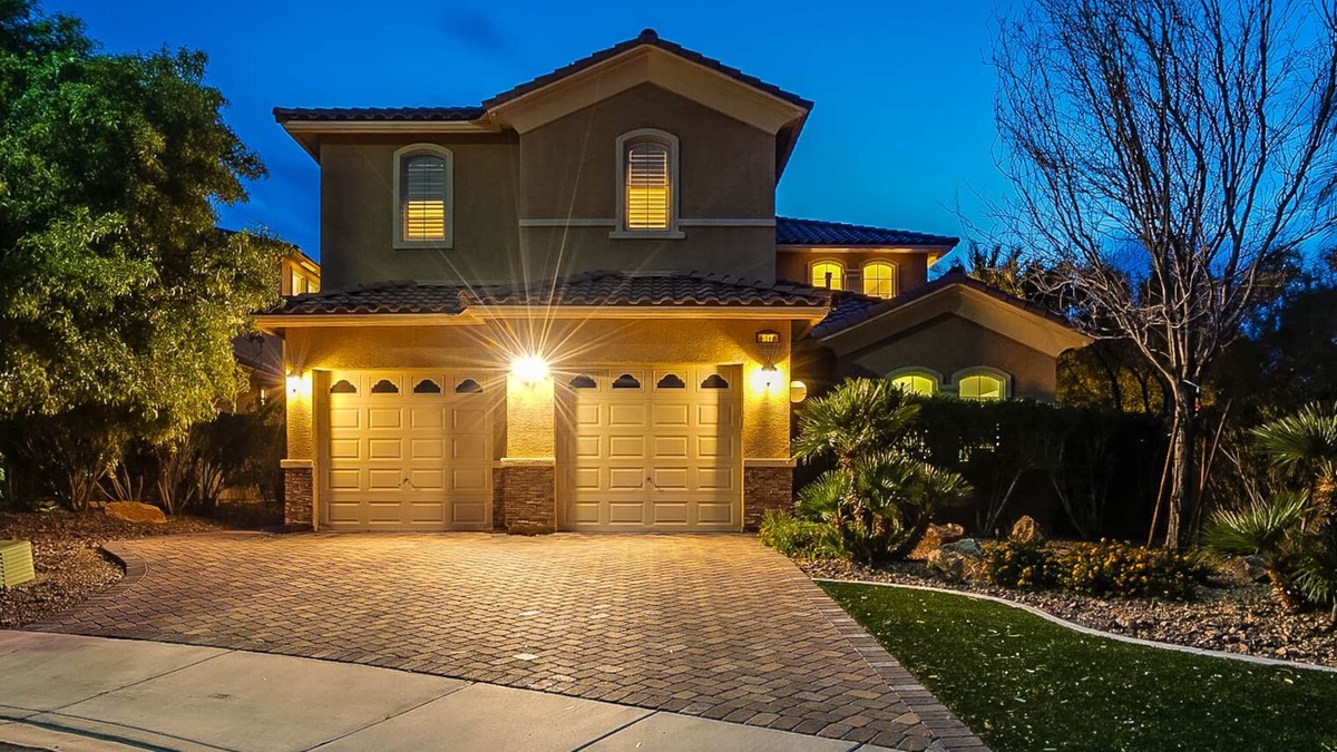 Green Valley Ranch House | Luxury 3 Bed/3.5 bath Residence with Sparkling Heated Pool
