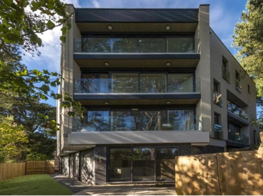 Sandbanks Apartment | Luxury 3 bed flat with large terrace, sea views and hot tub