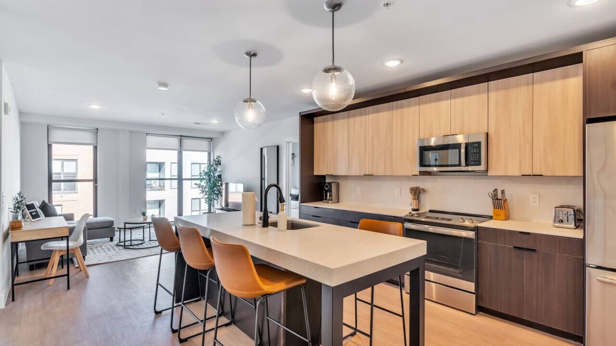 Pendleton Apartment | Luxury 3-Bed Pool Gym Walk to Casino/OTR