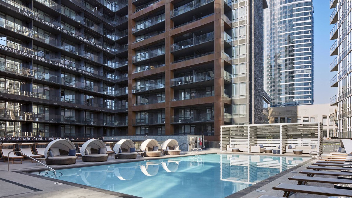 South Lake Union Hotel | Luxury 3-Bed Suite with Stunning Views, Pool Access, and Top Seattle Amenities