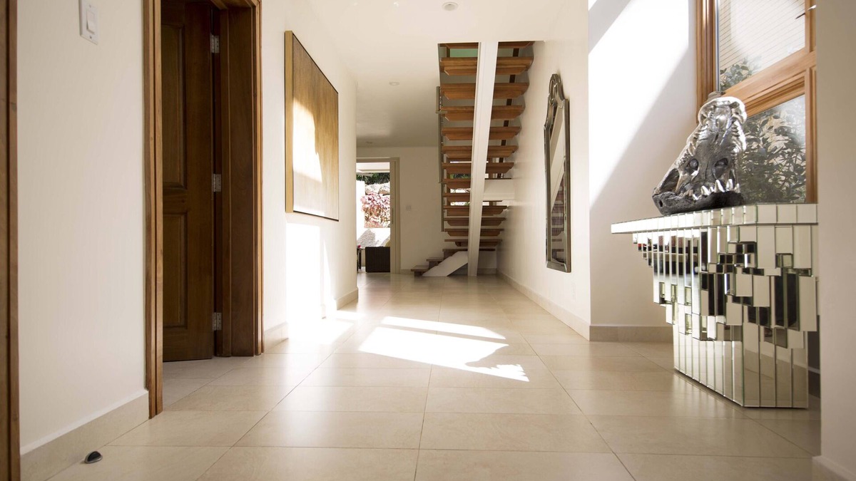 Halcyon Heights House | Luxury 3-bed Villa, St James, Near Beach & Gym