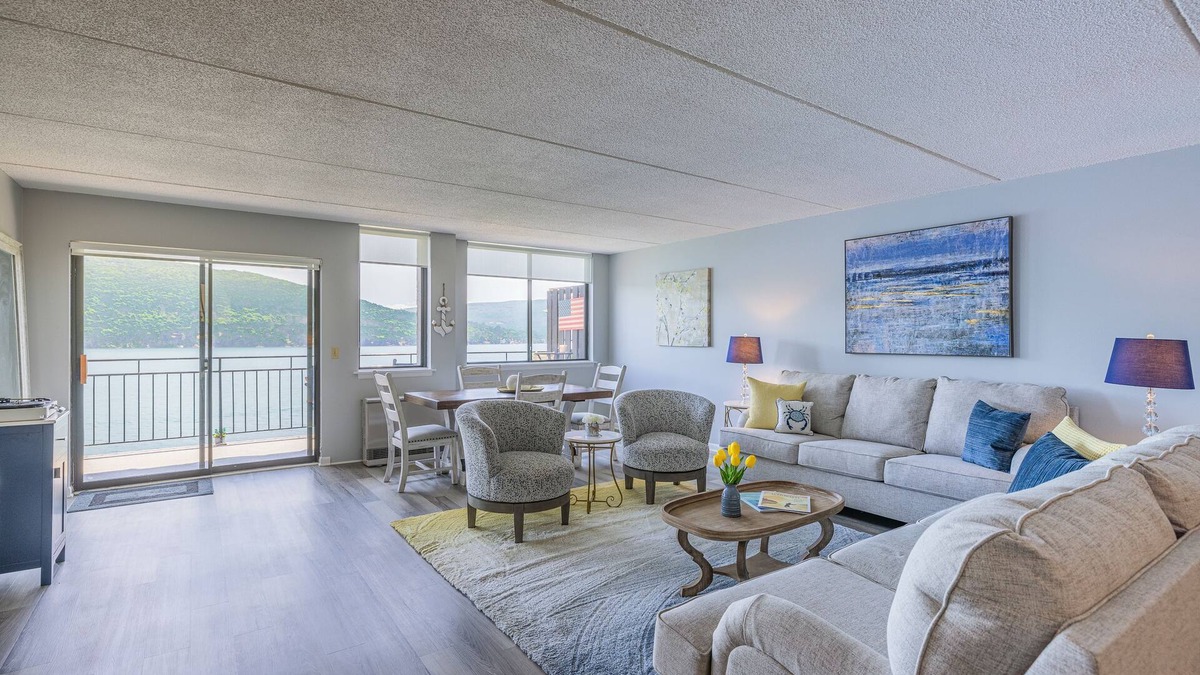 Holcomb Condo | Luxury 3 bedroom 1.5 bath Condo on Magnificent Canandaigua Lake. Sleeps 6.