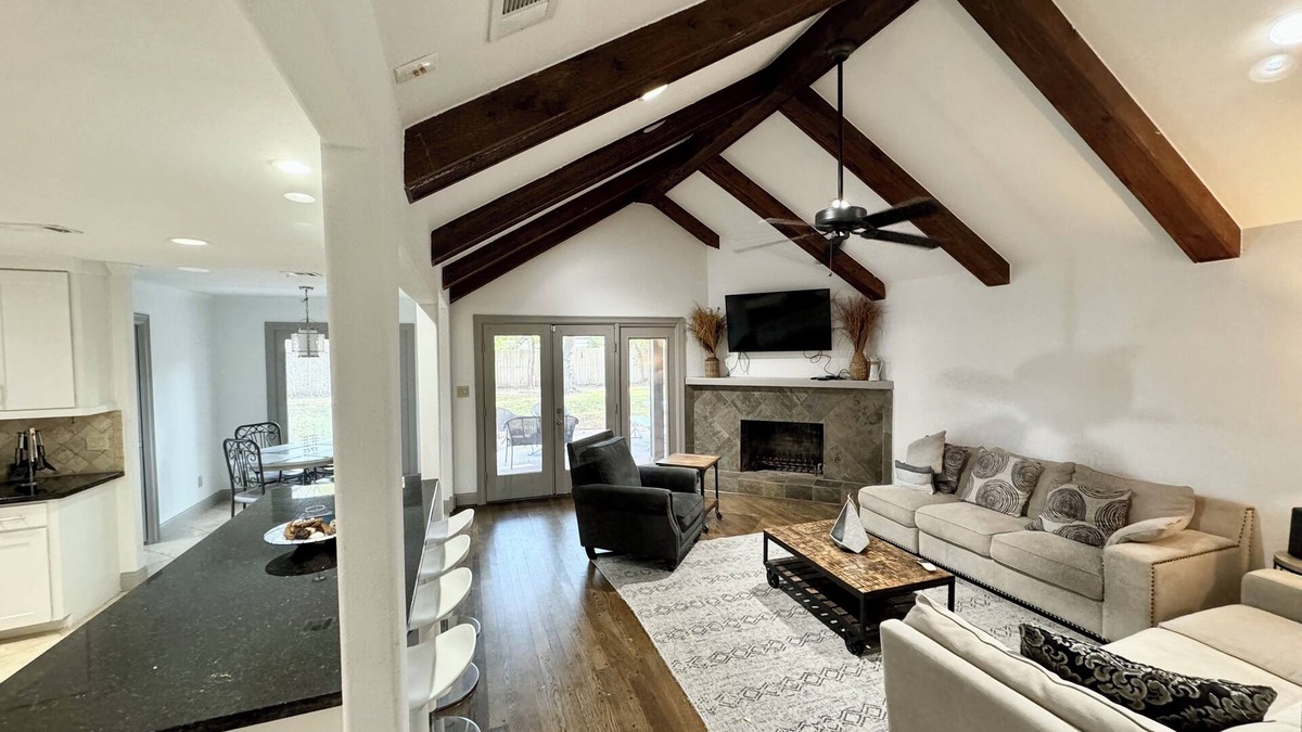 Braeswood Place House | Luxury 3 bedroom, 2 bath + office Private Home near MD Anderson