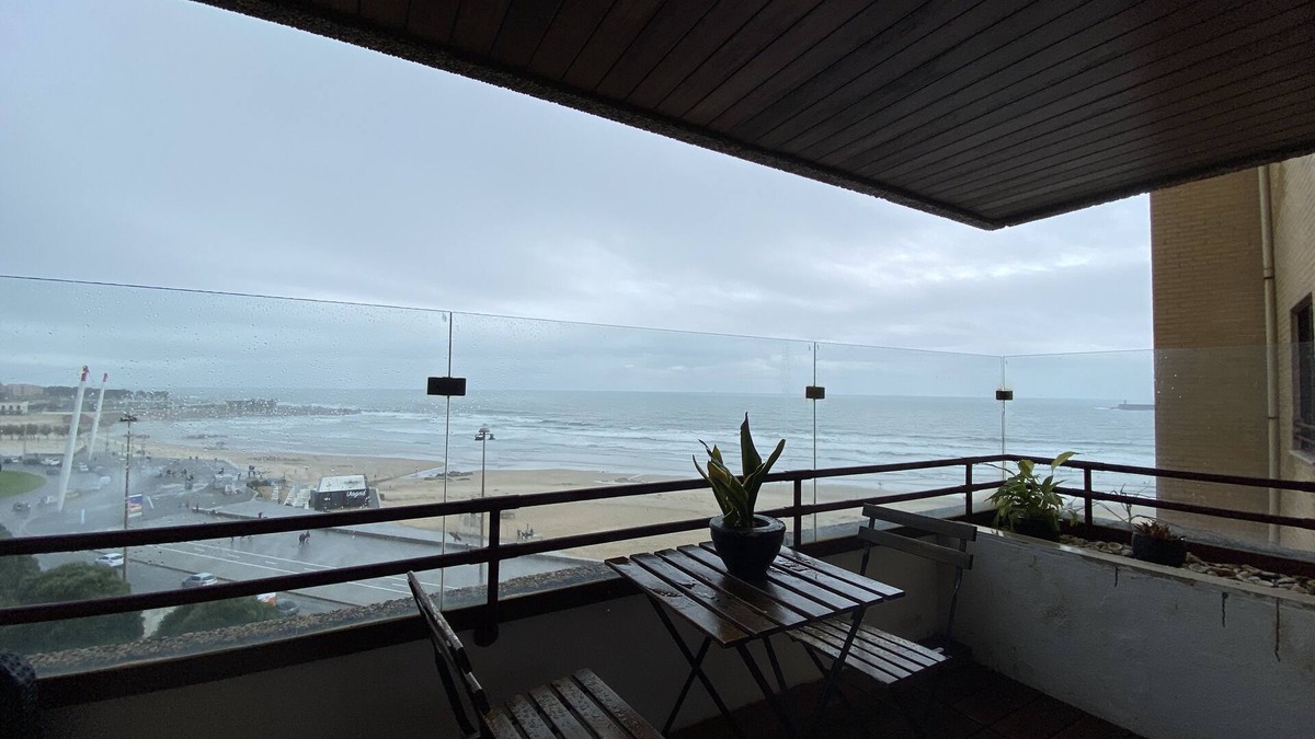 Aldoar Apartment | Luxury 3 bedroom beach front flat