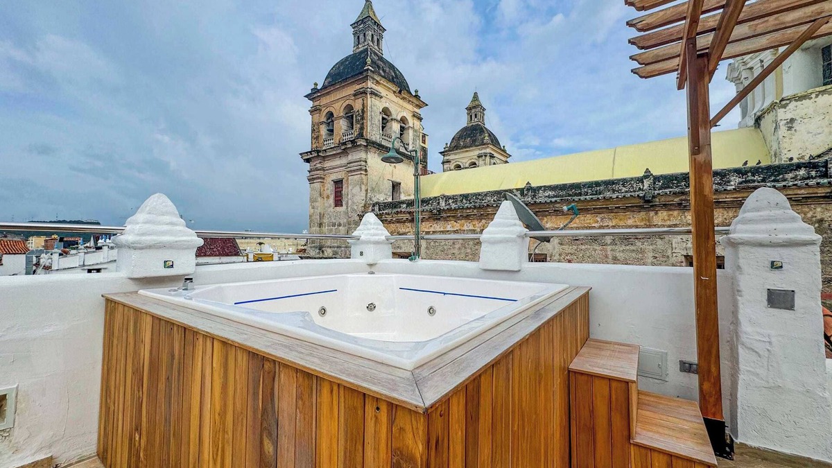 Centro Apartment | Luxury 3 Bedroom Colonial Apartment in Old City