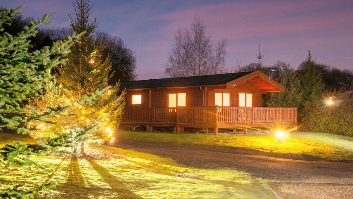 Winchester Cabin | Luxury 3 bedroom Scandinavian Lodge v(sleeps 6)