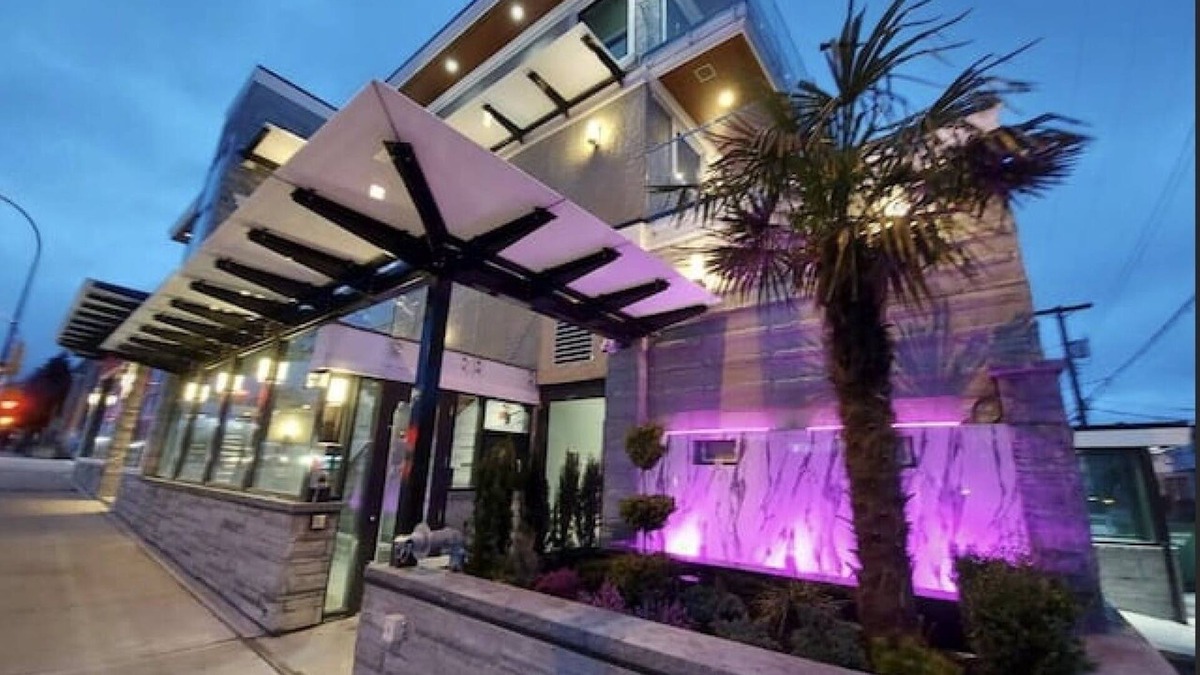 Sunset House | Luxury 3 Bedroom Townhouse