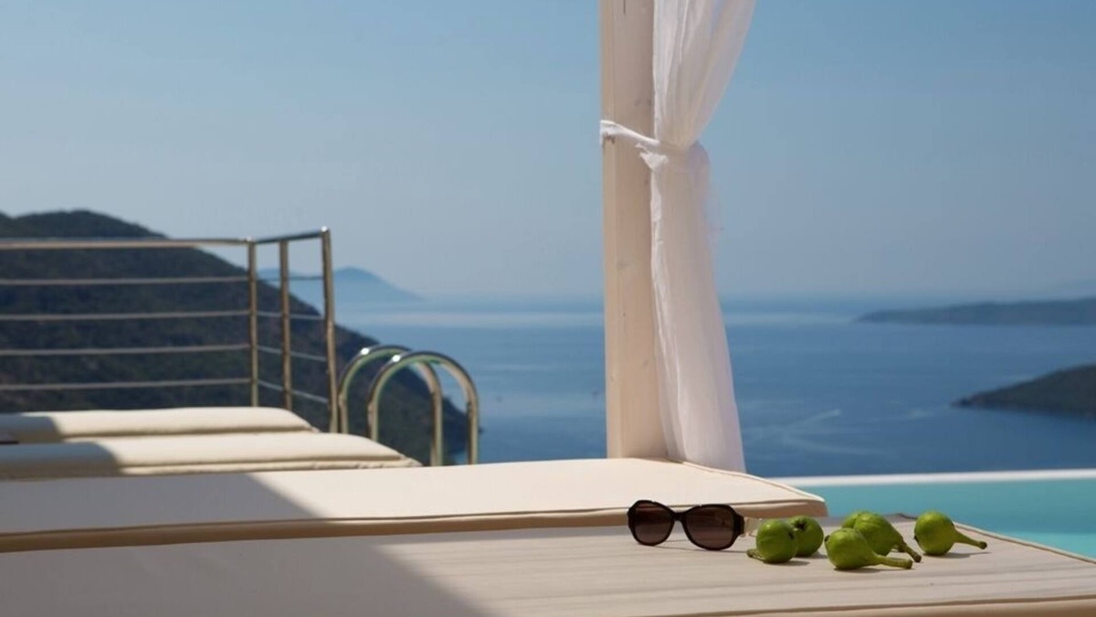 Fternon Villa | LUXURY 3 bedroom villa infinity pool, near Mikros Gialos beach, Sivota & Nidri