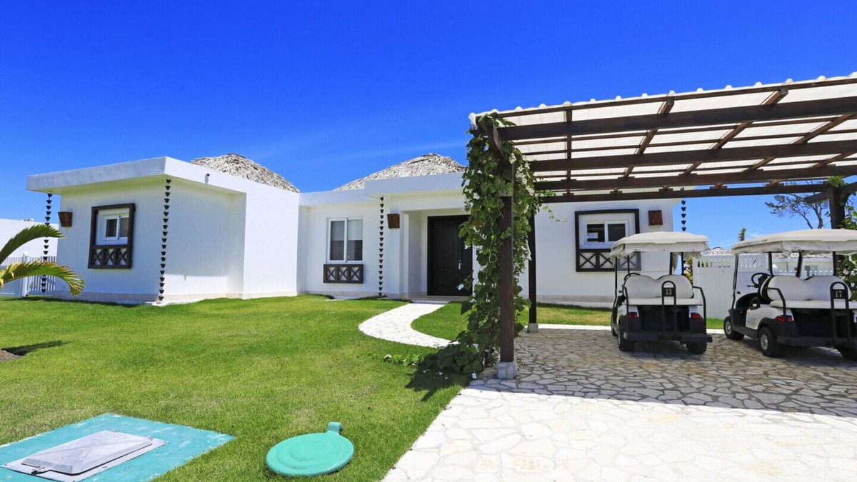 La Esplanada House | Luxury 3 bedroom villa on second line