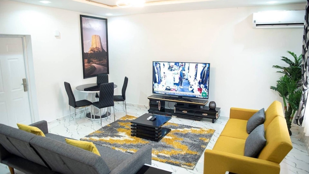 Abuja House | Luxury 3 Beds Apart - 24Hrs Elect/WIFI/Security