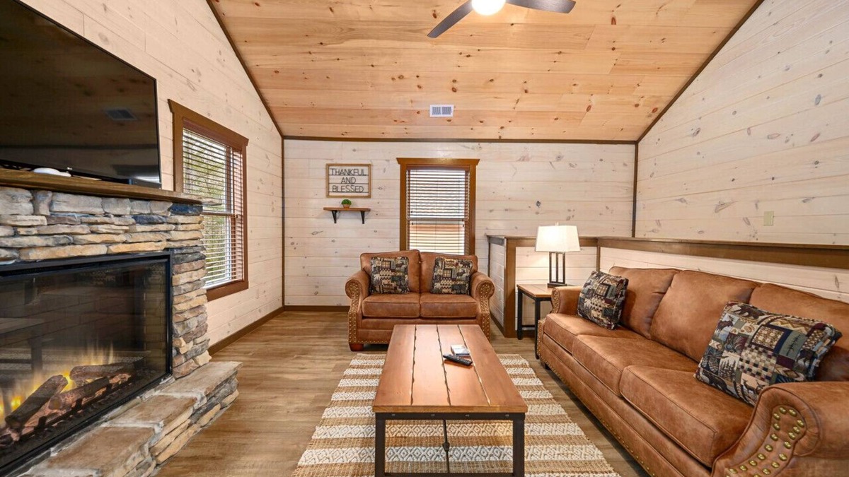 Pigeon Forge Cabin | Luxury 3-BR Cabin ★ Minutes From Parkway ★ Gameroom ★ Patio ★ Hot Tub