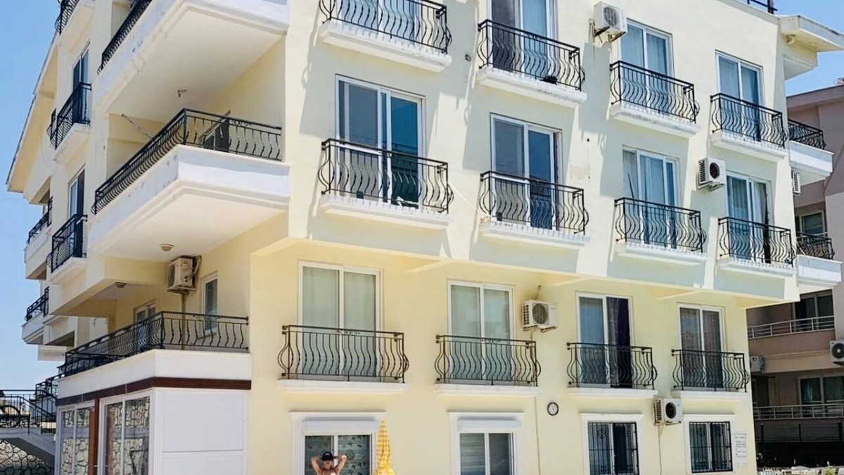 Efeler Apartment | Luxury 3 double bedroom 3 bathroom duplex with pool views and sea views