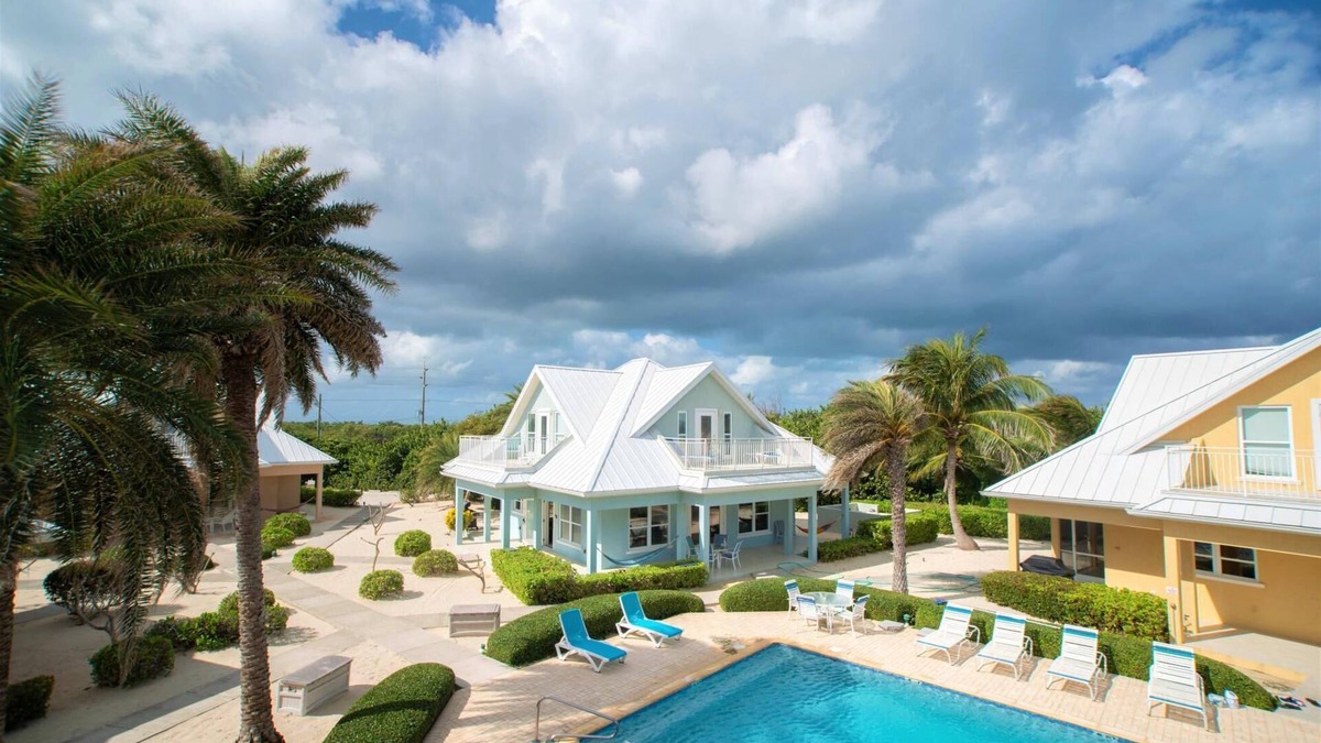 North Side Villa | Luxury 3bd Beach Front 4 Green Stunning Views