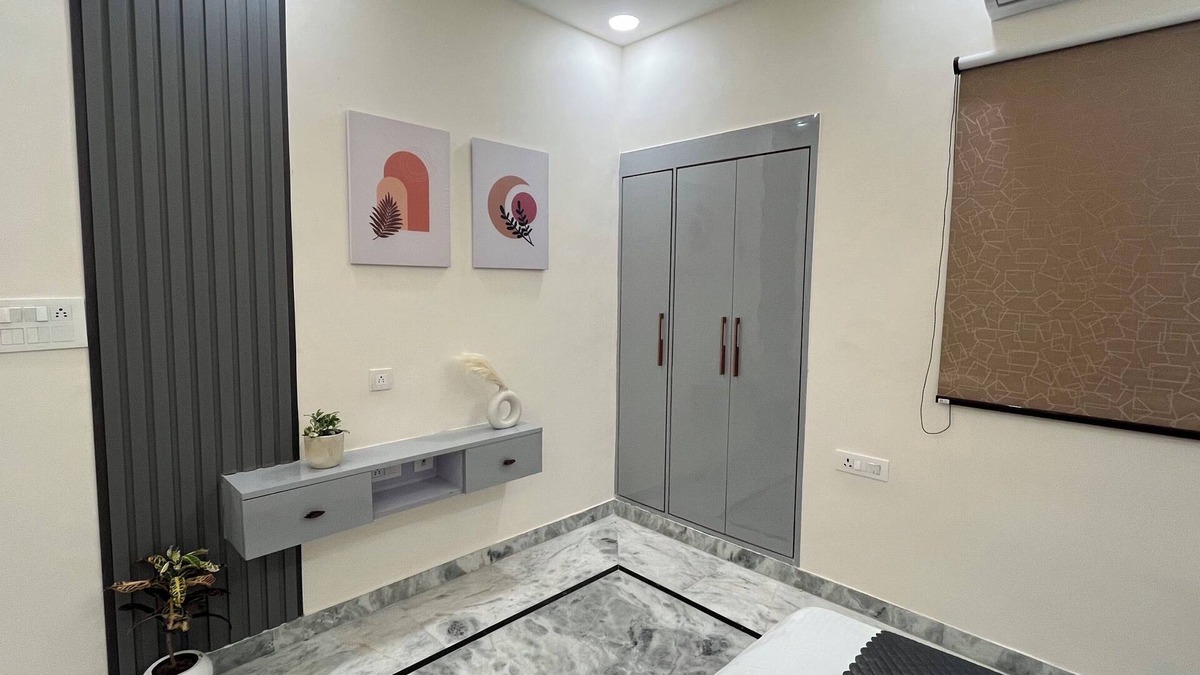 Shyam Nagar House | Luxury 3BHK 5 min from Metro Station with Projector, AC, Wifi, Kitchen-Dune Cove